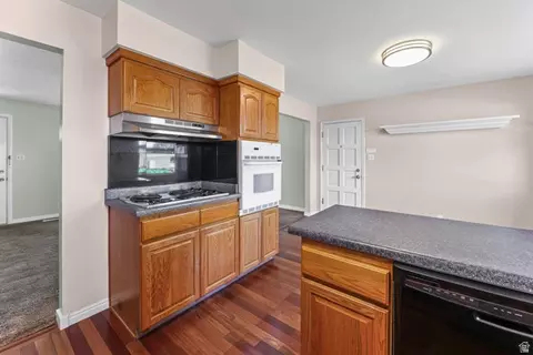 Kitchen - 1308 S 400 W, Bountiful, UT 84010 photo 4 of 4