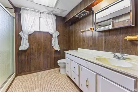 Bath - 1308 S 400 W, Bountiful, UT 84010 photo 3 of 4