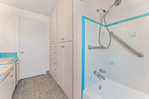 Bath - 1308 S 400 W, Bountiful, UT 84010 photo 2 of 4
