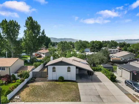 View/Area - 432 E Calnette Dr, Sandy, UT 84070 photo 6 of 7