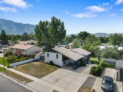 View/Area - 432 E Calnette Dr, Sandy, UT 84070 photo 5 of 7