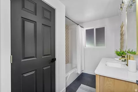 Bath - 432 E Calnette Dr, Sandy, UT 84070 photo 2 of 4