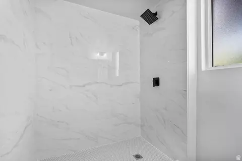 Bath - 432 E Calnette Dr, Sandy, UT 84070 photo 4 of 4