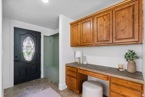 Entry Way - 432 E Calnette Dr, Sandy, UT 84070 photo 3 of 3