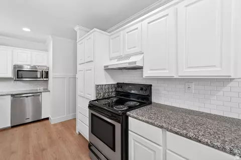 Kitchen - 281 W 2000 S, Orem, UT 84058 photo 2 of 3