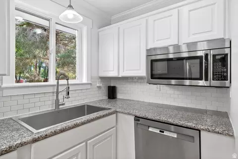Kitchen - 281 W 2000 S, Orem, UT 84058 photo 3 of 3