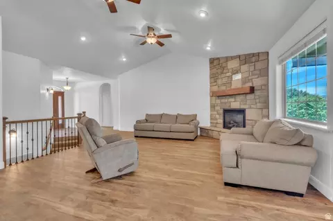 Living - 487 E 500 N, Ephraim, UT 84627 photo 4 of 5
