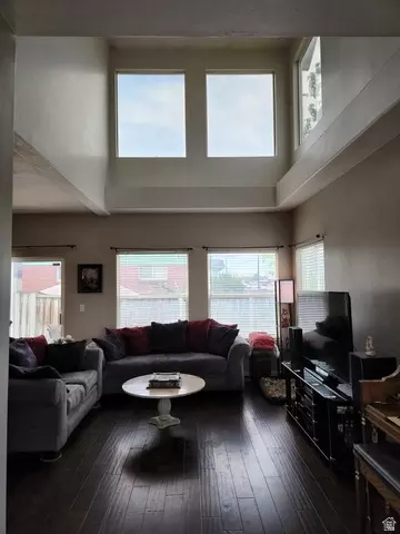 Living - 710 E Sandy Point Dr, Sandy, UT 84094 photo 1 of 2