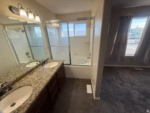 Bath - 710 E Sandy Point Dr, Sandy, UT 84094 photo 2 of 4
