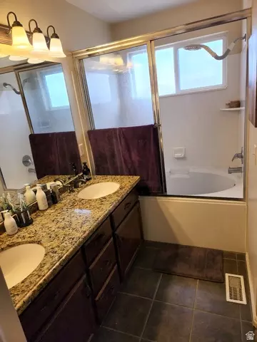 Bath - 710 E Sandy Point Dr, Sandy, UT 84094 photo 3 of 6