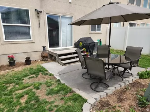 Exterior - 710 E Sandy Point Dr, Sandy, UT 84094 photo 2 of 4