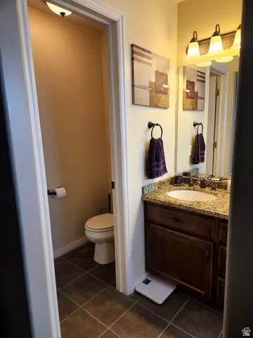 Bath - 710 E Sandy Point Dr, Sandy, UT 84094 photo 4 of 6