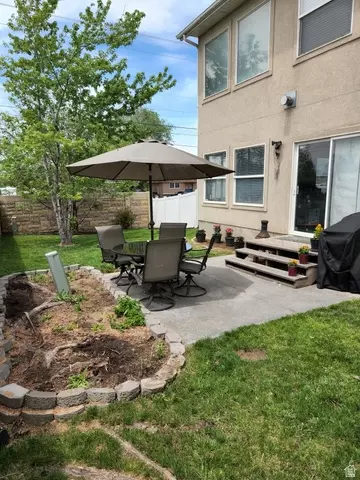 Exterior - 710 E Sandy Point Dr, Sandy, UT 84094 photo 3 of 4