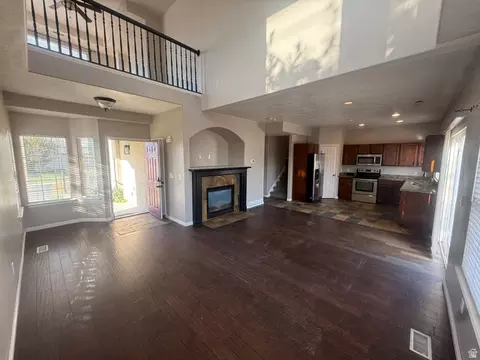 Living - 710 E Sandy Point Dr, Sandy, UT 84094 photo 2 of 7