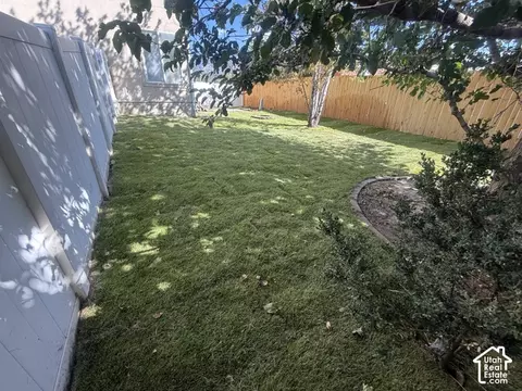 Exterior - 710 E Sandy Point Dr, Sandy, UT 84094 photo 2 of 4