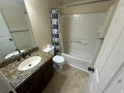 Bath - 710 E Sandy Point Dr, Sandy, UT 84094 photo 4 of 4