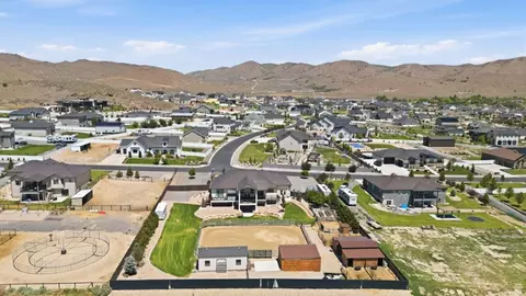 View/Area - 1318 E Abigail Ln, Eagle Mountain, UT 84005 photo 2 of 6