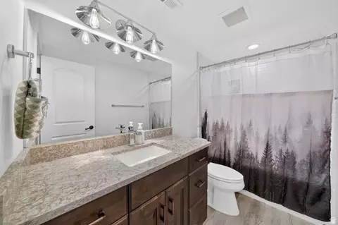 Bath - 1318 E Abigail Ln, Eagle Mountain, UT 84005 photo 5 of 5