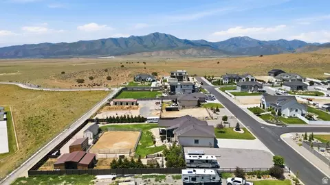 View/Area - 1318 E Abigail Ln, Eagle Mountain, UT 84005 photo 3 of 6