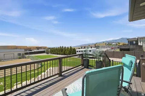 Exterior - 1318 E Abigail Ln, Eagle Mountain, UT 84005 photo 4 of 14
