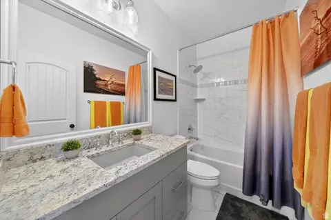 Bath - 1318 E Abigail Ln, Eagle Mountain, UT 84005 photo 3 of 5