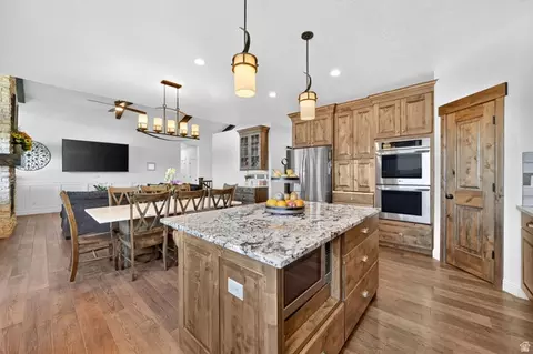Kitchen - 1318 E Abigail Ln, Eagle Mountain, UT 84005 photo 1 of 2