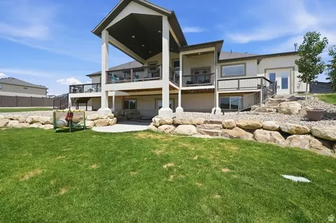 Exterior - 1318 E Abigail Ln, Eagle Mountain, UT 84005 photo 11 of 14