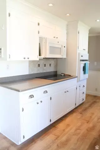 Kitchen - 139 S 240 E, Orem, UT 84058 photo 2 of 3
