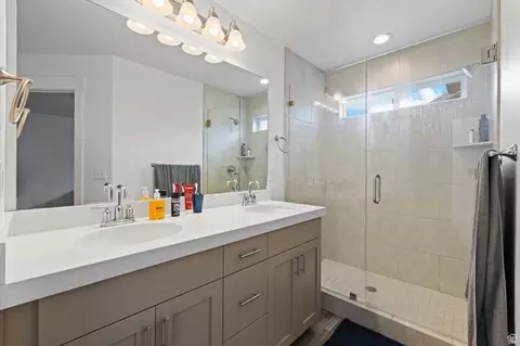 Bath - 4722 E Lake Corner Dr, Eagle Mountain, UT 84005 photo 1 of 3