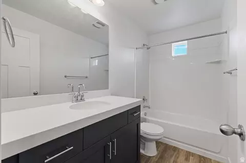 Bath - 4722 E Lake Corner Dr, Eagle Mountain, UT 84005 photo 2 of 3