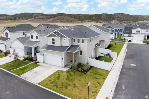 View/Area - 4722 E Lake Corner Dr, Eagle Mountain, UT 84005 photo 3 of 13