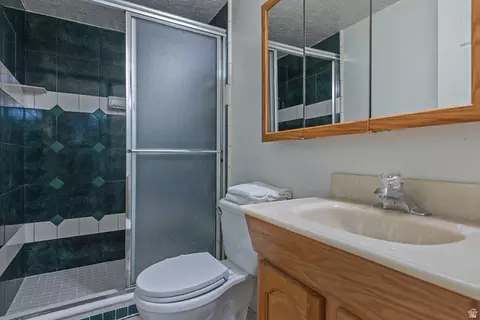 Bath - 1832 E 7880 S, South Weber, UT 84405 photo 3 of 4