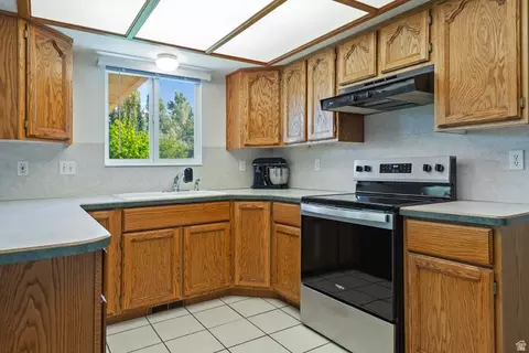 Kitchen - 1832 E 7880 S, South Weber, UT 84405 photo 2 of 5