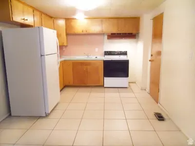 Kitchen - 6302 Westridge St, Murray, UT 84107 photo 2 of 2