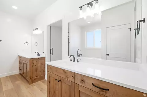 Bath - 2203 E 1800 S #54, Naples, UT 84078 photo 3 of 5