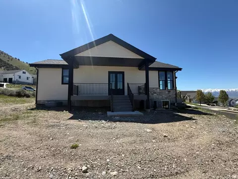 Exterior - 1664 Aspen Dr, Logan, UT 84341 photo 7 of 14