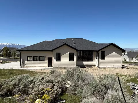 Exterior - 1664 Aspen Dr, Logan, UT 84341 photo 12 of 14