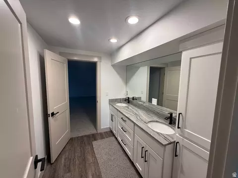 Bath - 1664 Aspen Dr, Logan, UT 84341 photo 6 of 8