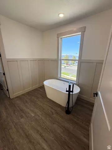 Bath - 1664 Aspen Dr, Logan, UT 84341 photo 2 of 8