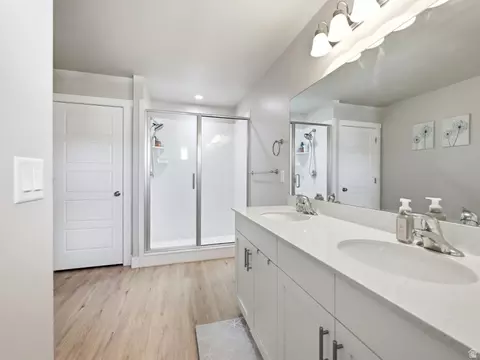 Bath - 4382 E Caspian Ct, Eagle Mountain, UT 84005 photo 1 of 3