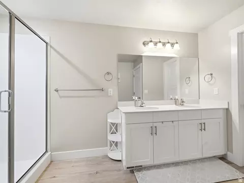 Bath - 4382 E Caspian Ct, Eagle Mountain, UT 84005 photo 2 of 3