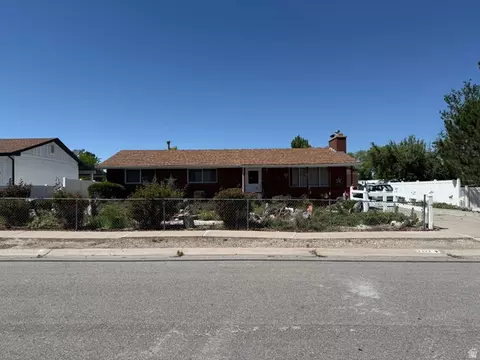 2322 W Surrey Rd, Taylorsville, UT 84129