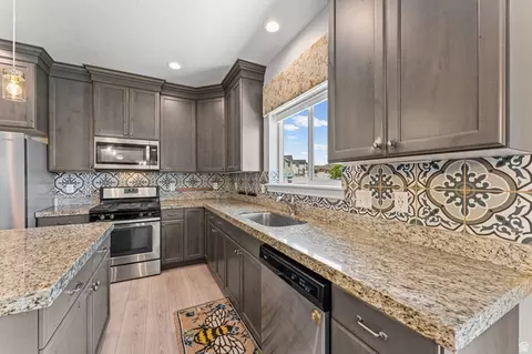 Kitchen - 4693 E Silver Ridge Rd, Eagle Mountain, UT 84005 photo 3 of 3