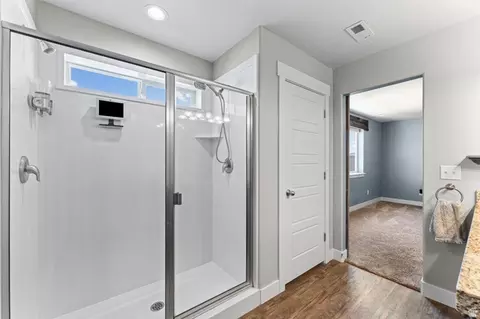 Bath - 4693 E Silver Ridge Rd, Eagle Mountain, UT 84005 photo 3 of 4