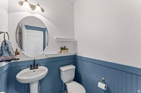 Bath - 4693 E Silver Ridge Rd, Eagle Mountain, UT 84005 photo 1 of 4