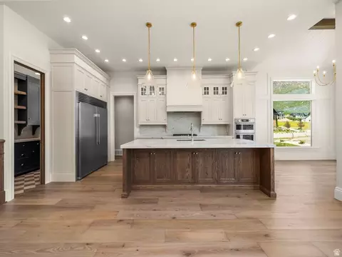 Kitchen - 14717 E Canyon End Dr, Draper, UT 84020 photo 2 of 6