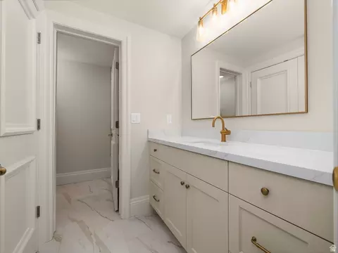 Bath - 14717 E Canyon End Dr, Draper, UT 84020 photo 5 of 6