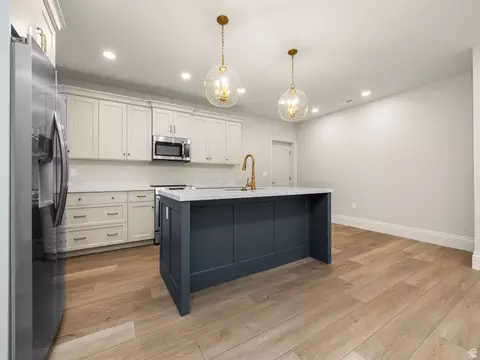 Kitchen - 14717 E Canyon End Dr, Draper, UT 84020 photo 6 of 6