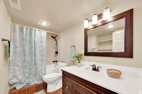 Bath - 1176 E 800 S, Provo, UT 84606 photo 5 of 5