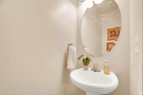 Bath - 1176 E 800 S, Provo, UT 84606 photo 1 of 5